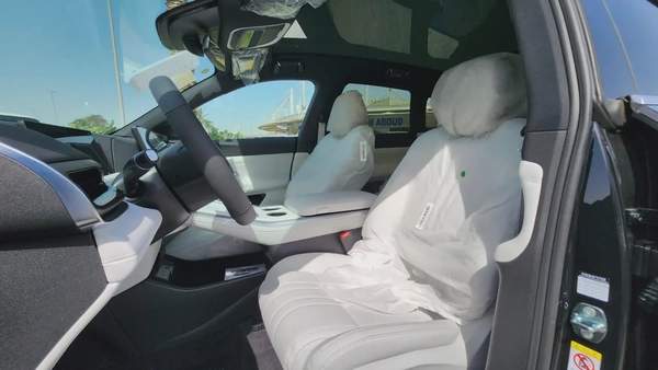 XPENG G9 (Black White-Interior)