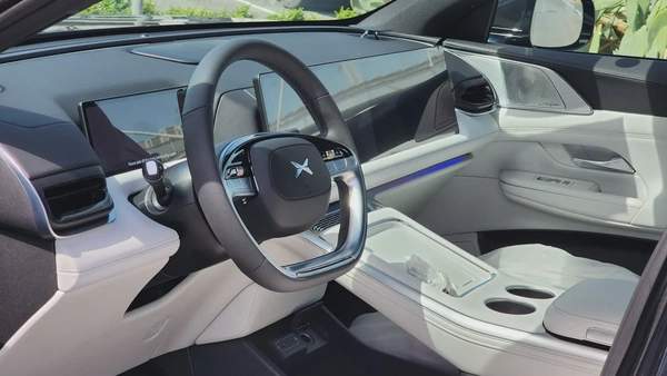 XPENG G9 (Black White-Interior)