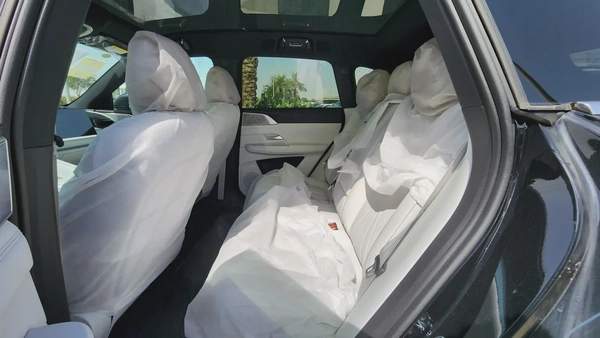 XPENG G9 (Black White-Interior)