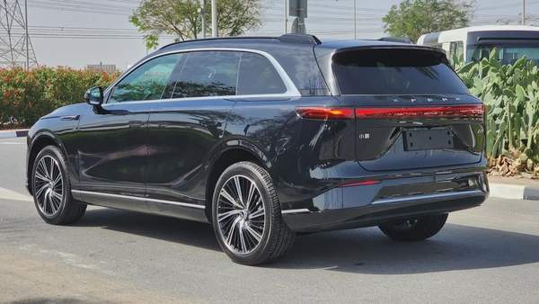 XPENG G9 (Black White-Interior)