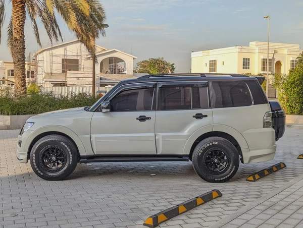 Mitsubishi Pajero GLS MID 2016 - GCC Specs - Reliable SUV