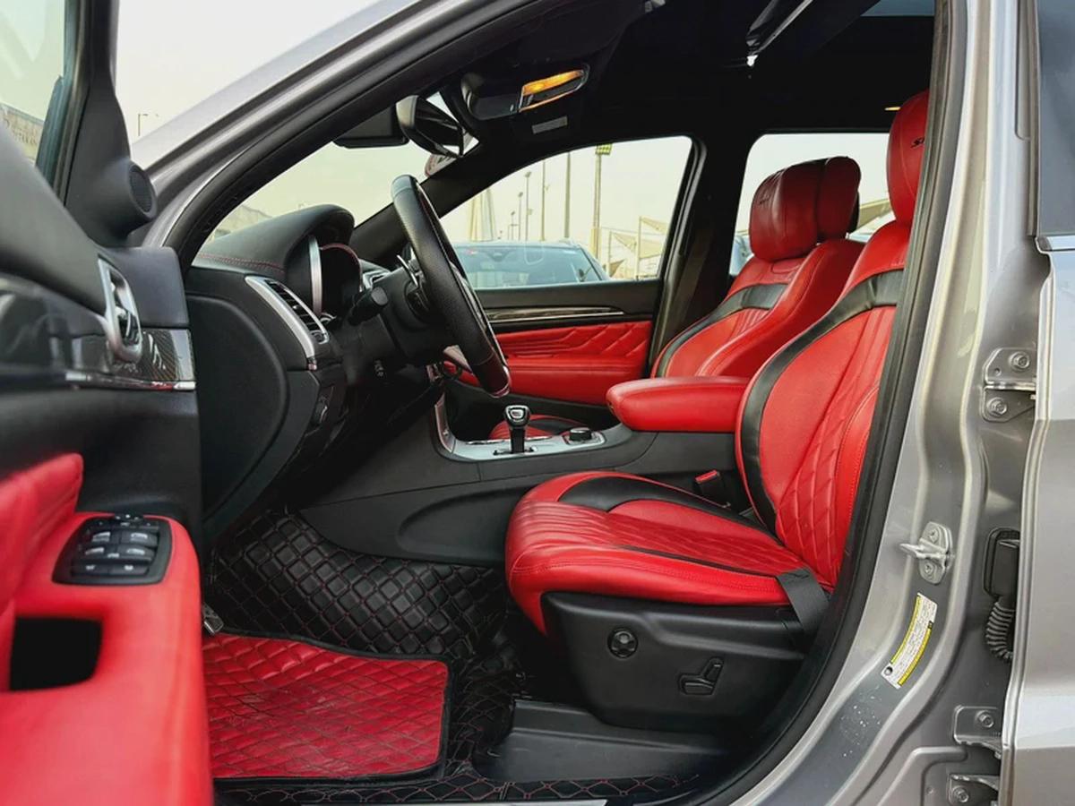 Jeep SRT, 2015 GCC, fully loaded, in very good condition.-9-9