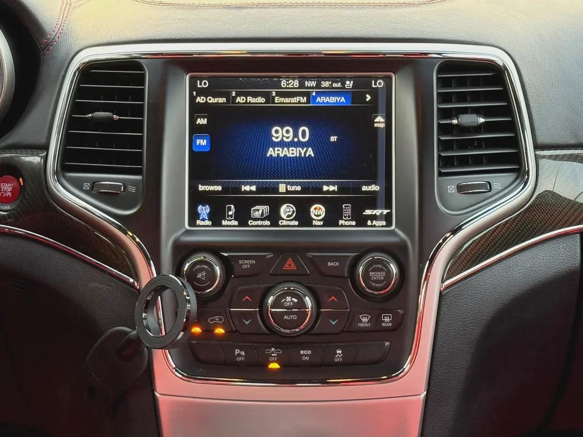 Jeep SRT, 2015 GCC, fully loaded, in very good condition.-13-13