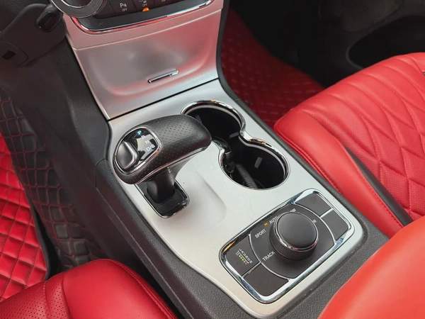 Jeep SRT, 2015 GCC, fully loaded, in very good condition.