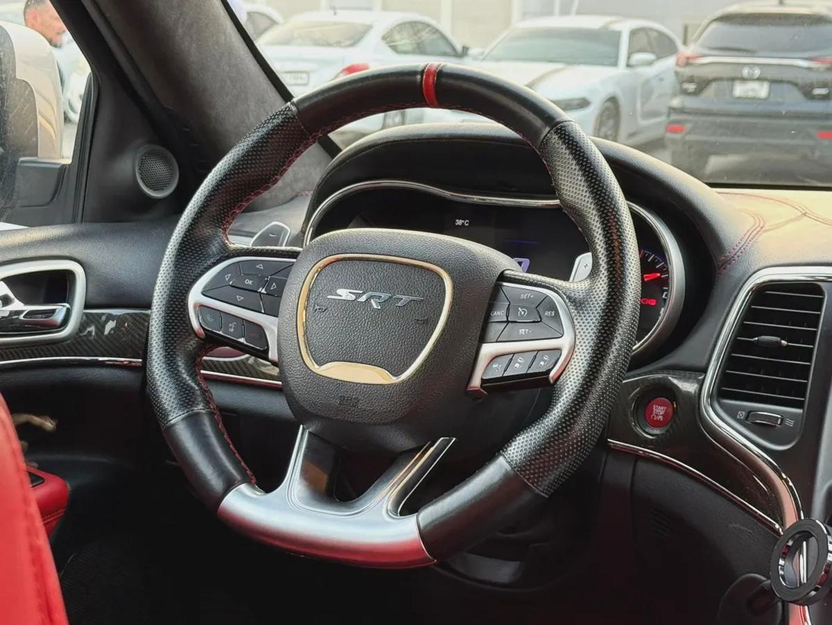 Jeep SRT, 2015 GCC, fully loaded, in very good condition.-17-17