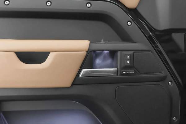 7,461 AED / 60 months | 0% DP | Defender 110 P400 HSE X Dynamic / Land Rover Warranty