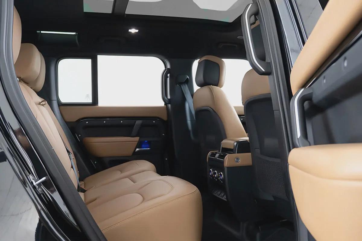 7,461 AED / 60 months | 0% DP | Defender 110 P400 HSE X Dynamic / Land Rover Warranty-12-12
