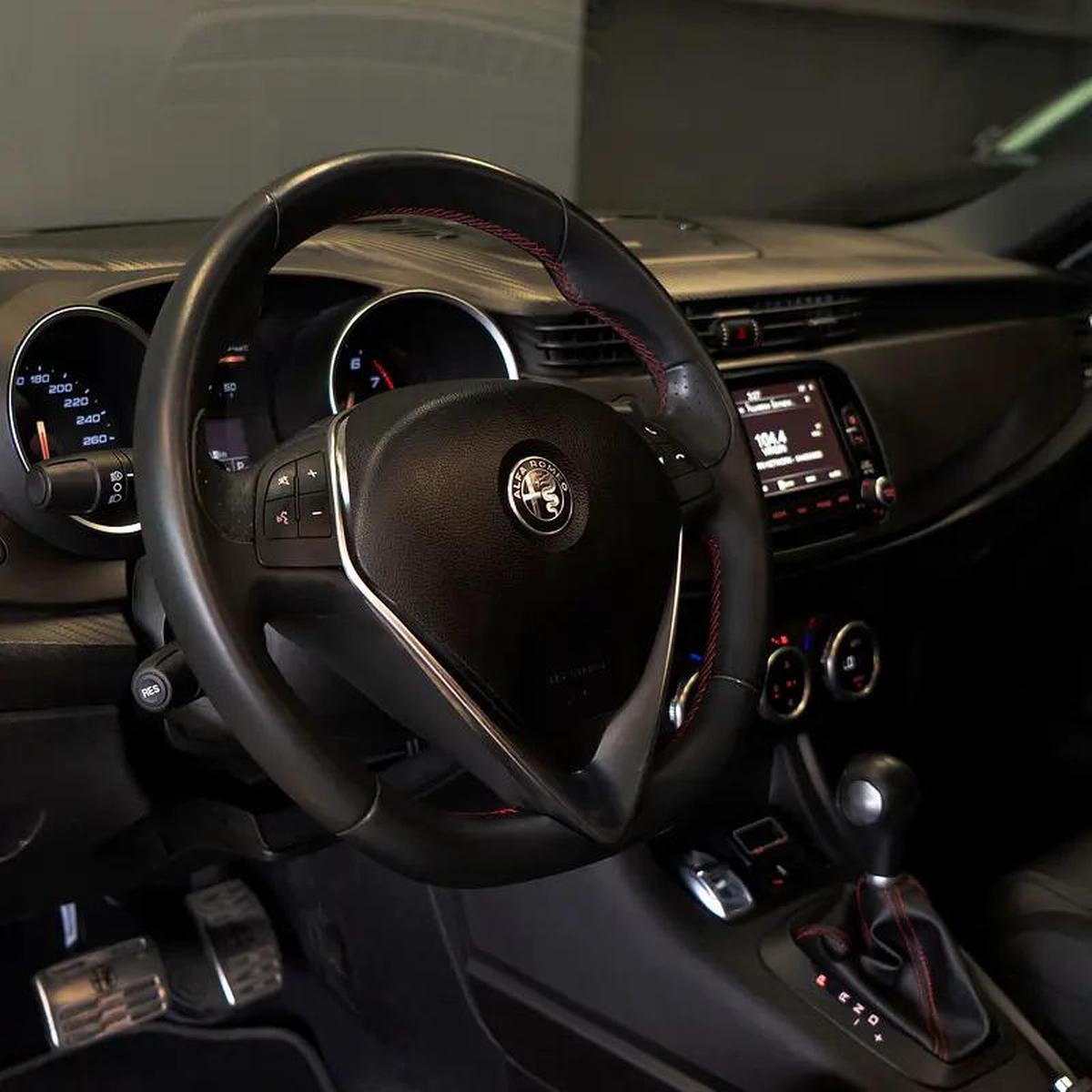 AED 823 P.M • 0% Downpayment • Alfa Romeo Giulietta Veloce • 1 Year Warranty-9-9