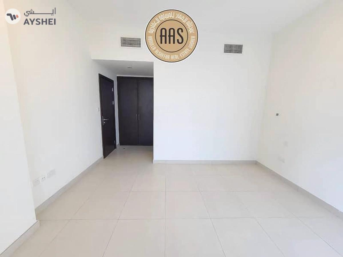 Prime location Huge 1bhk 2bathrooms in 75k balcony wardrobes 1parking free-6-6