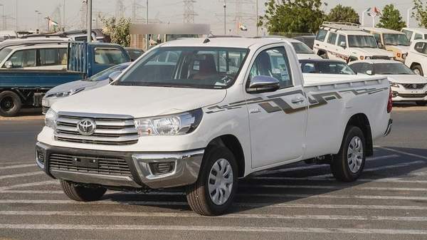 TOYOTA HILUX 4x2 - 2.7L PETROL MODEL 2025 - تويوتا هايلوكس 5 شنكل موديل 2025