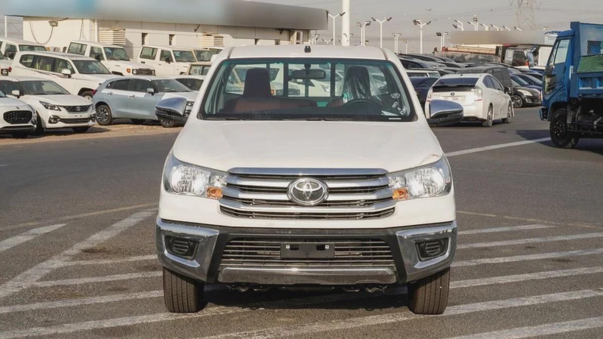 TOYOTA HILUX 4x2 - 2.7L PETROL MODEL 2025 - تويوتا هايلوكس 5 شنكل موديل 2025-1-1