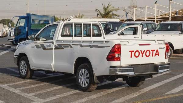 TOYOTA HILUX 4x2 - 2.7L PETROL MODEL 2025 - تويوتا هايلوكس 5 شنكل موديل 2025