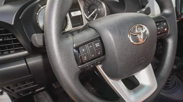 TOYOTA HILUX 4x2 - 2.7L PETROL MODEL 2025 - تويوتا هايلوكس 5 شنكل موديل 2025