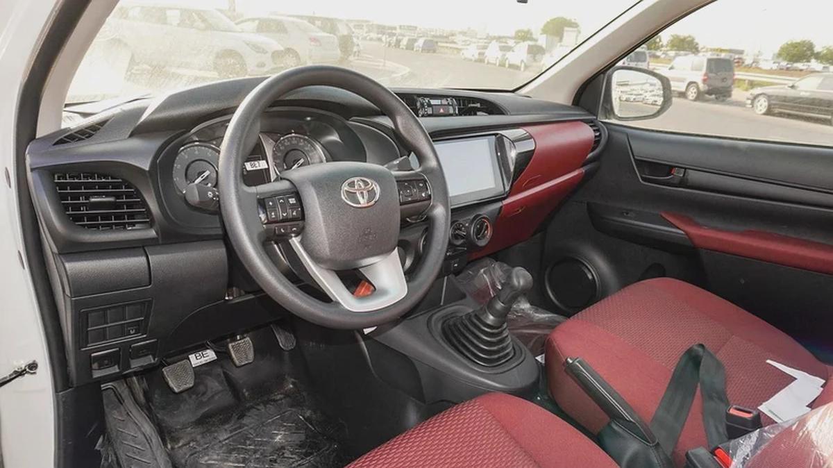 TOYOTA HILUX 4x2 - 2.7L PETROL MODEL 2025 - تويوتا هايلوكس 5 شنكل موديل 2025-14-14