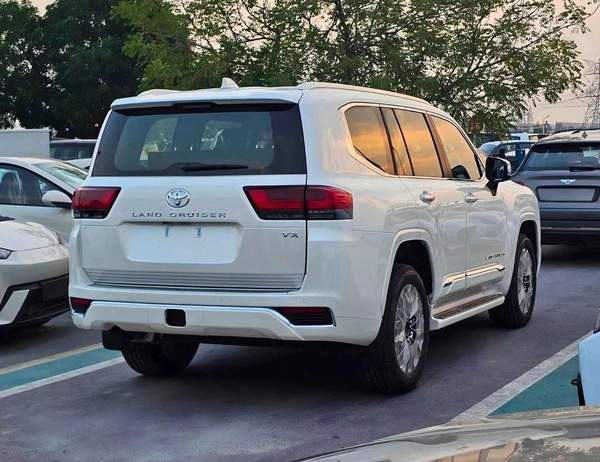 Toyota Land Cruiser VX | RADAR | BIG DVD | JBL SPEAKERS | 360*CAMERA | SUNROOF (CODE#VX4MA)