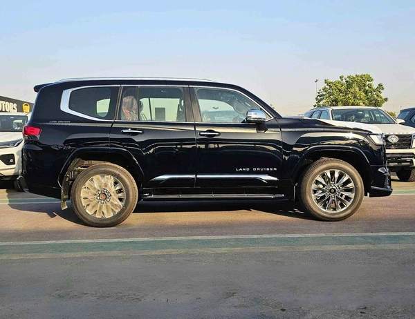 Toyota Land Cruiser 3.3L Diesel Top Variant With RADAR | HUD | BIG DVD | JBL | GCC Specs (CODE # VXR-Z)