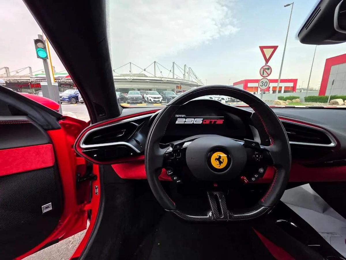 Ferrari 296 GTS Standard-5-5