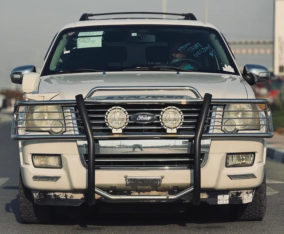 FORD EXPLORER | XLT | 2010 | ONLY : 88622 KM | JAPAN IMPORT | CLEAN TITLE-1-1