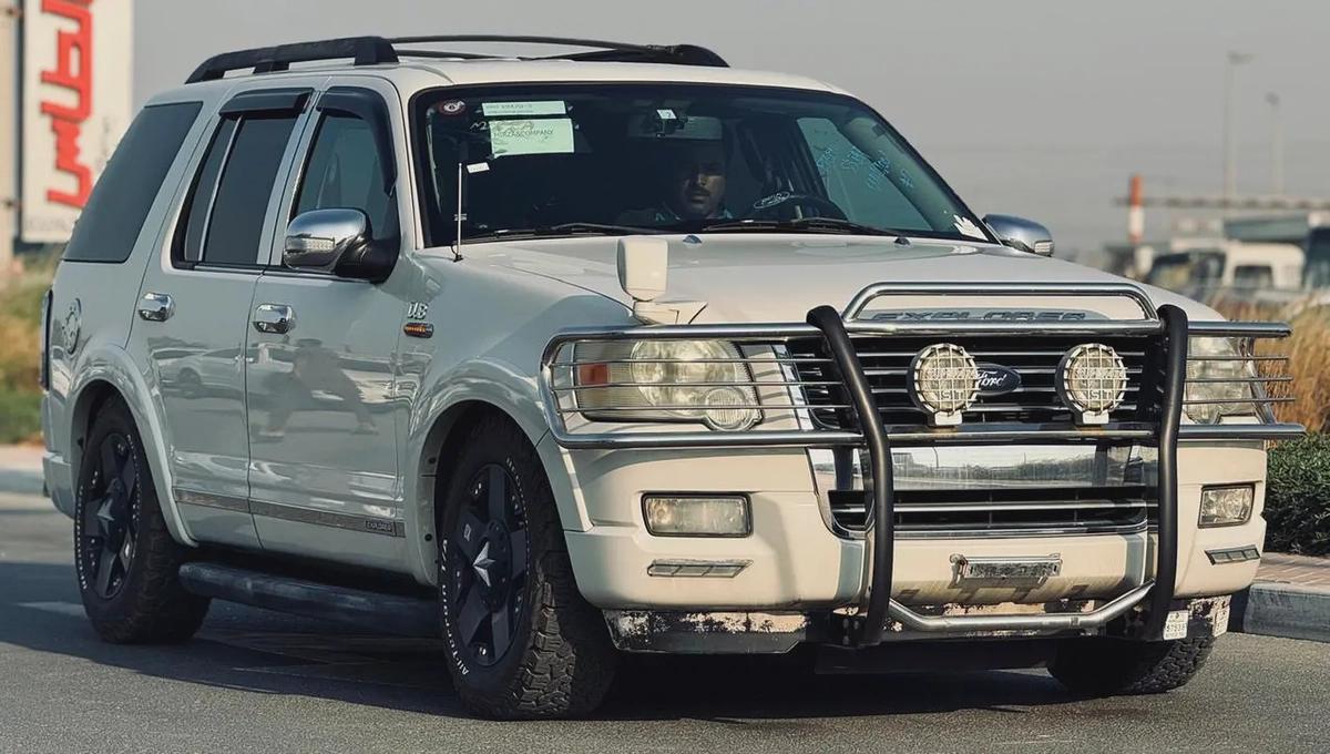 FORD EXPLORER | XLT | 2010 | ONLY : 88622 KM | JAPAN IMPORT | CLEAN TITLE-2-2