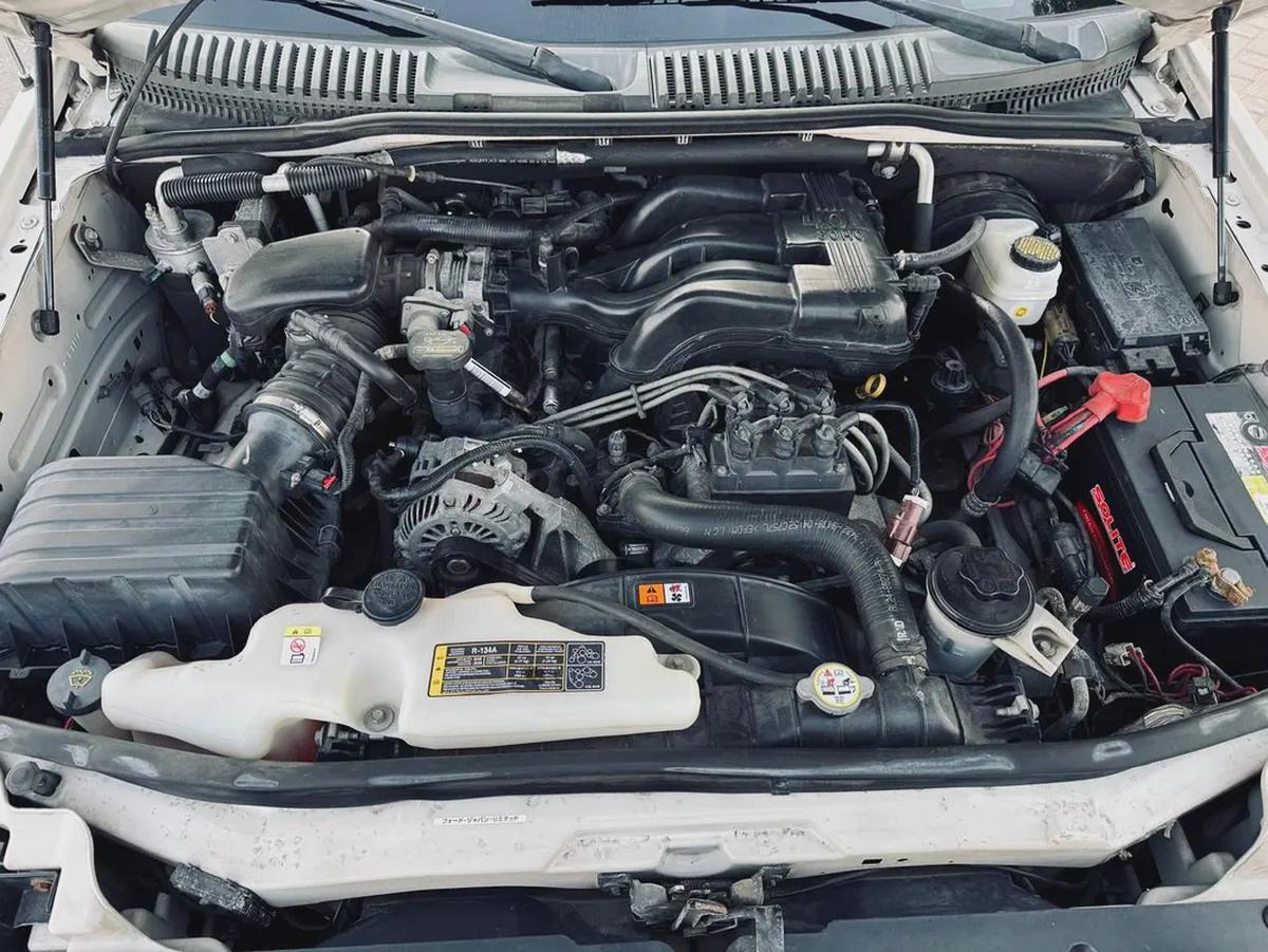 FORD EXPLORER | XLT | 2010 | ONLY : 88622 KM | JAPAN IMPORT | CLEAN TITLE-6-6