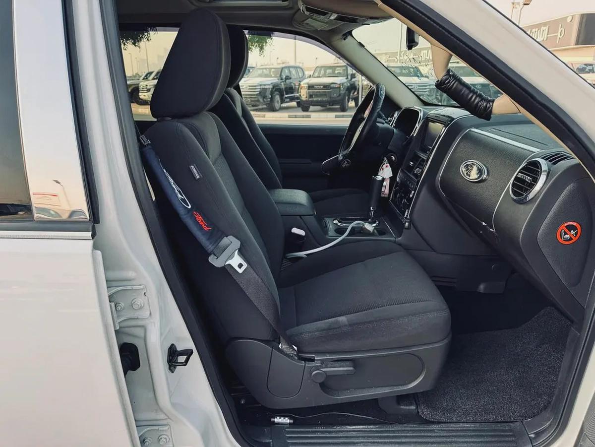 FORD EXPLORER | XLT | 2010 | ONLY : 88622 KM | JAPAN IMPORT | CLEAN TITLE-9-9