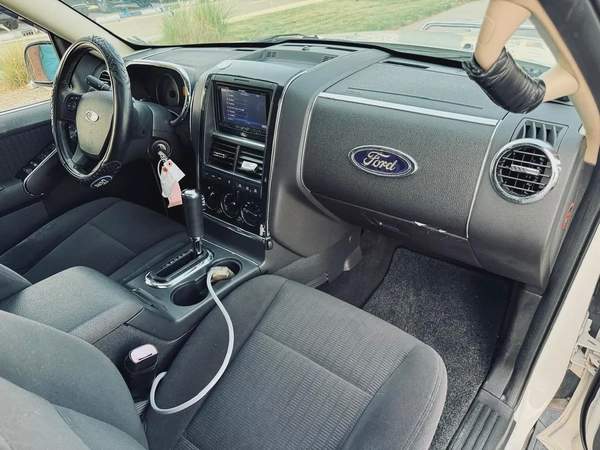 FORD EXPLORER | XLT | 2010 | ONLY : 88622 KM | JAPAN IMPORT | CLEAN TITLE