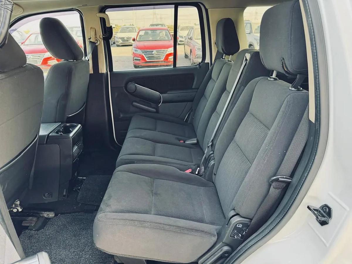 FORD EXPLORER | XLT | 2010 | ONLY : 88622 KM | JAPAN IMPORT | CLEAN TITLE-13-13