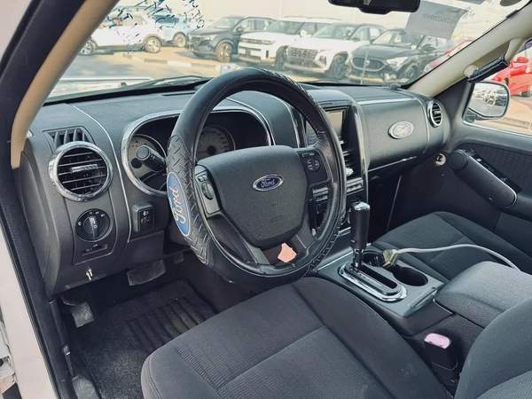 FORD EXPLORER | XLT | 2010 | ONLY : 88622 KM | JAPAN IMPORT | CLEAN TITLE