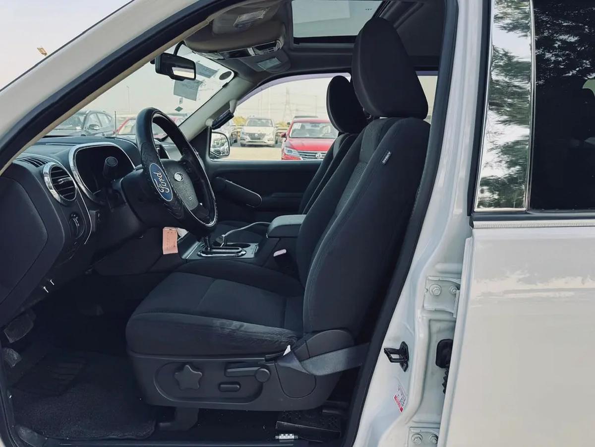 FORD EXPLORER | XLT | 2010 | ONLY : 88622 KM | JAPAN IMPORT | CLEAN TITLE-16-16