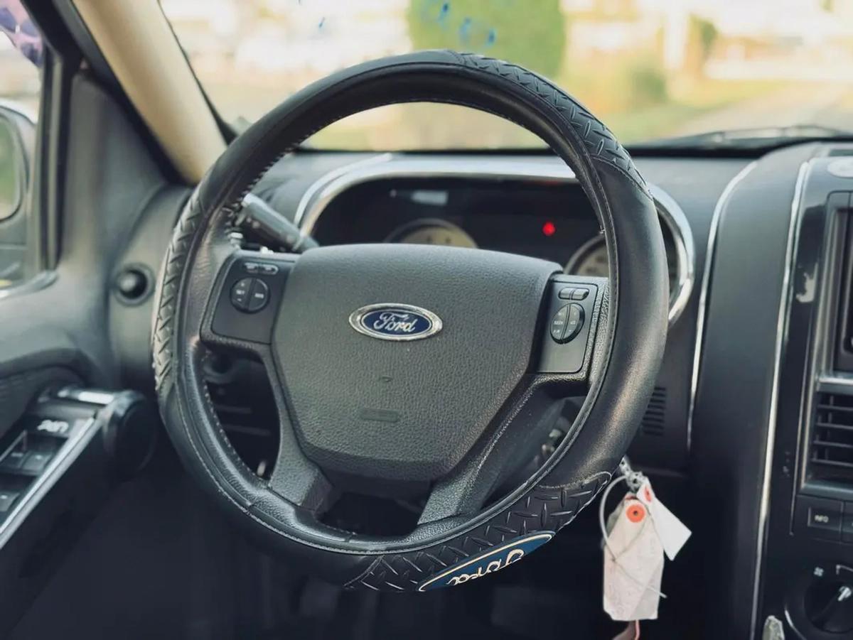 FORD EXPLORER | XLT | 2010 | ONLY : 88622 KM | JAPAN IMPORT | CLEAN TITLE-17-17