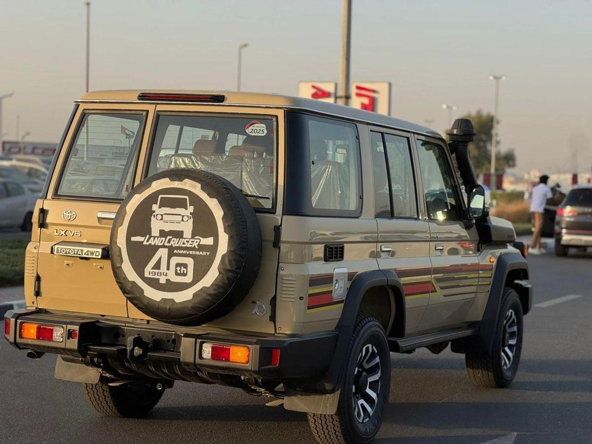 Toyota Land Cruiser 70-2-2