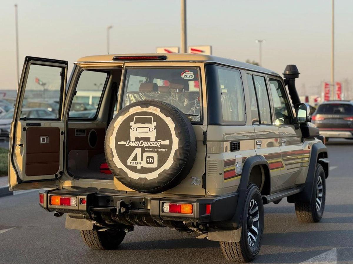 Toyota Land Cruiser 70-3-3