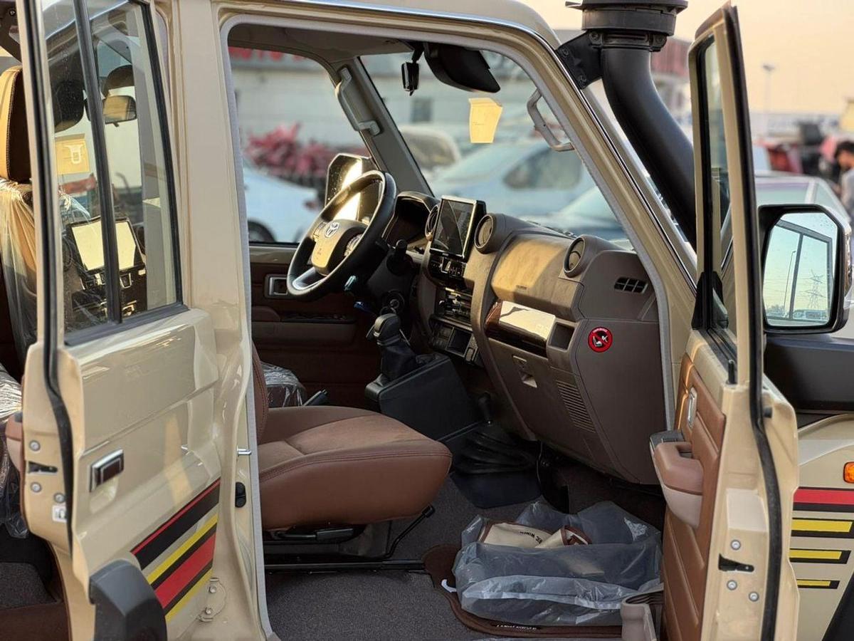 Toyota Land Cruiser 70-9-9