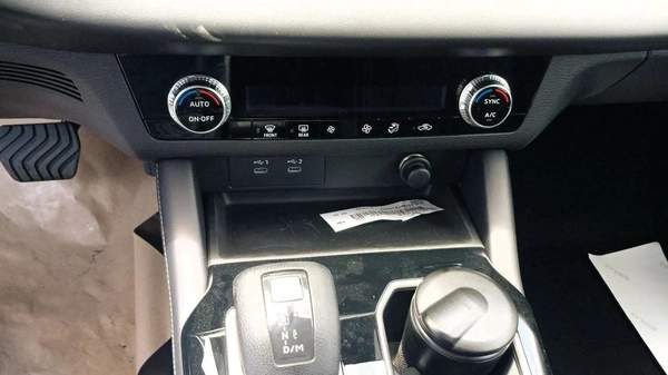 Mitsubishi Outlander M Line 2.5L Petrol FWD 2026YM