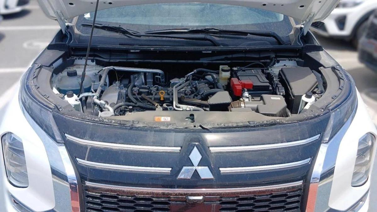 Mitsubishi Outlander M Line 2.5L Petrol FWD 2026YM-8-8