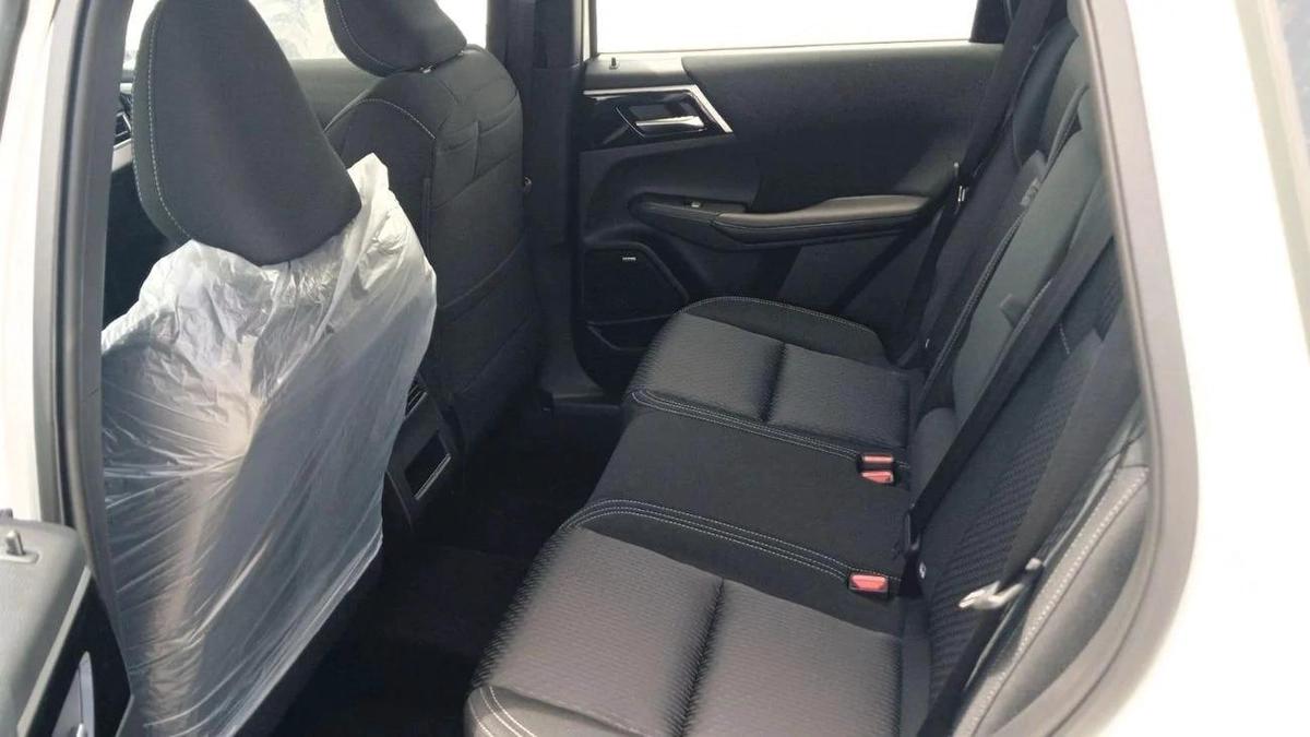 Mitsubishi Outlander M Line 2.5L Petrol FWD 2026YM-7-7