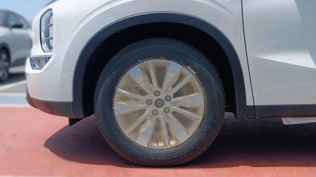 Mitsubishi Outlander M Line 2.5L Petrol FWD 2026YM-3-3