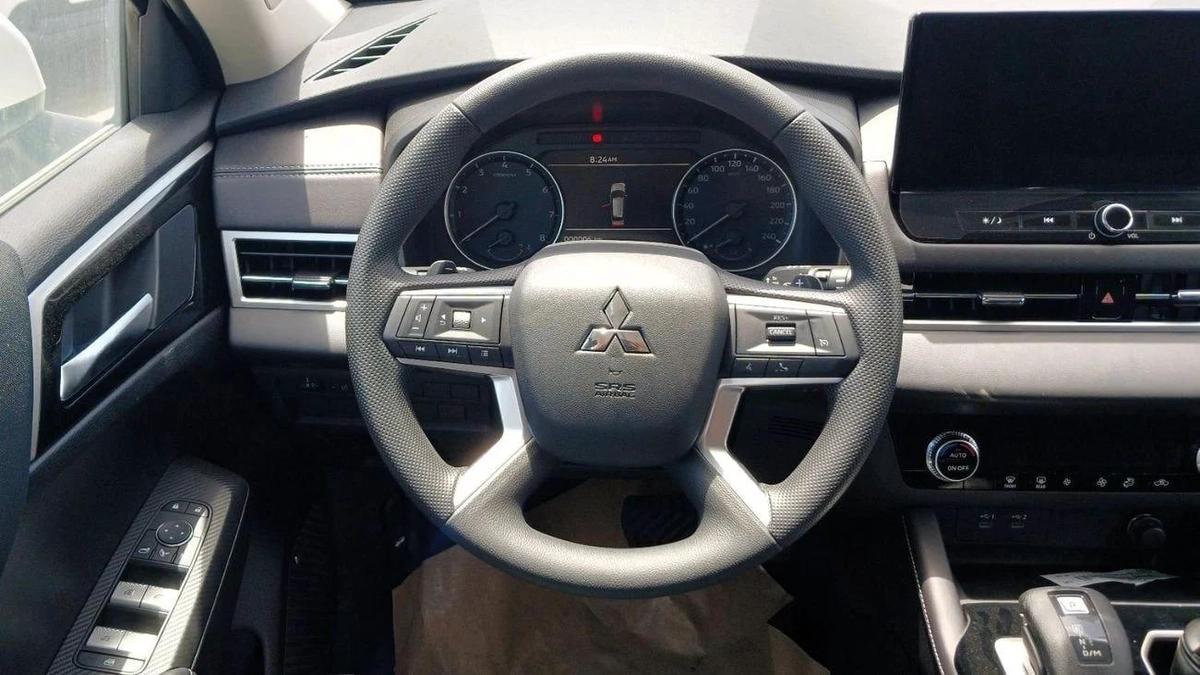 Mitsubishi Outlander M Line 2.5L Petrol FWD 2026YM-17-17