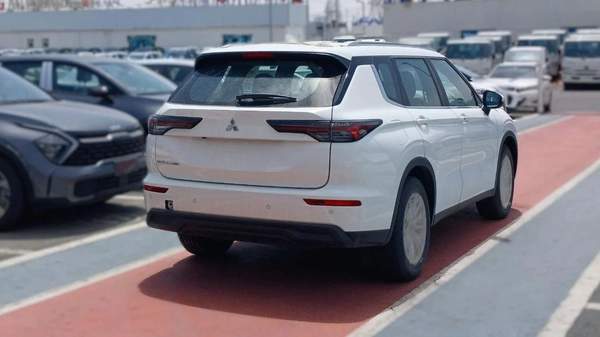 Mitsubishi Outlander M Line 2.5L Petrol FWD 2026YM