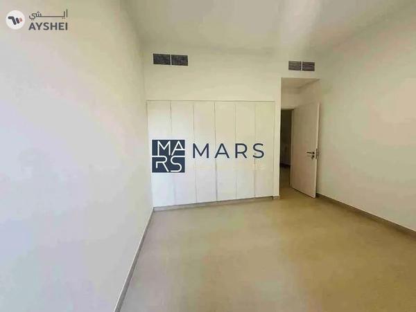 Brand new 4 bedroom townhome corner unit with majlis in Robinia just in 195k