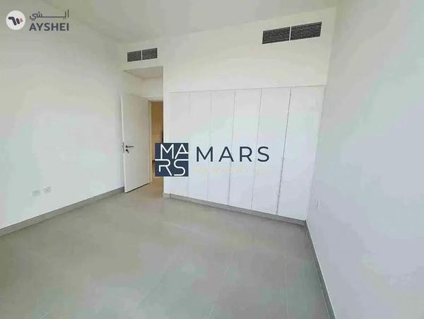 Brand new 4 bedroom townhome corner unit with majlis in Robinia just in 195k