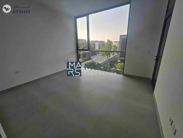 Brand new 4 bedroom townhome corner unit with majlis in Robinia just in 195k