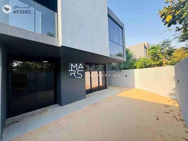 Brand new 4 bedroom townhome corner unit with majlis in Robinia just in 195k