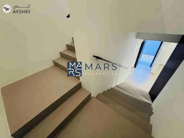 Brand new 4 bedroom townhome corner unit with majlis in Robinia just in 195k