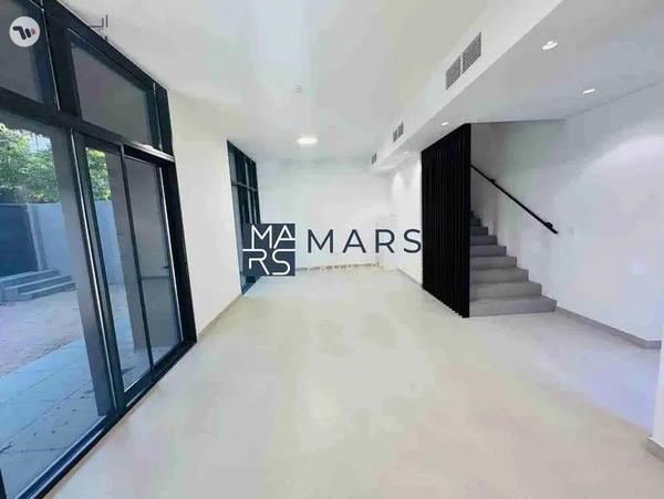 Brand new 4 bedroom townhome corner unit with majlis in Robinia just in 195k