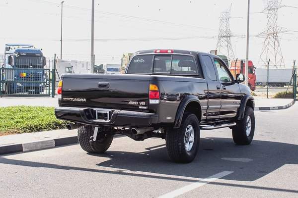 2000 - TOYOTA TUNDRA 4X4 - IMMCULATE CONDITION - ONLY 82,000 KM