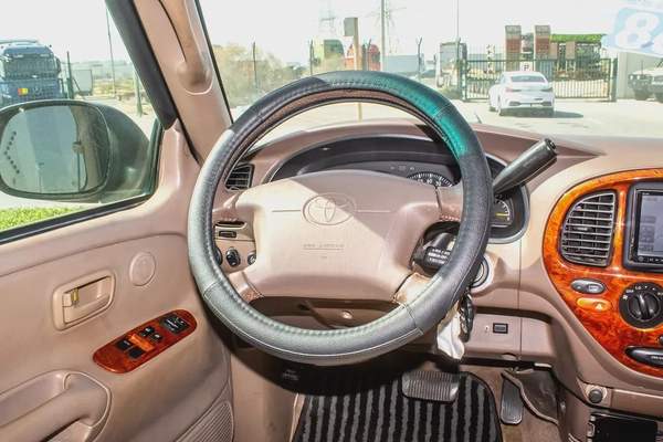 2000 - TOYOTA TUNDRA 4X4 - IMMCULATE CONDITION - ONLY 82,000 KM