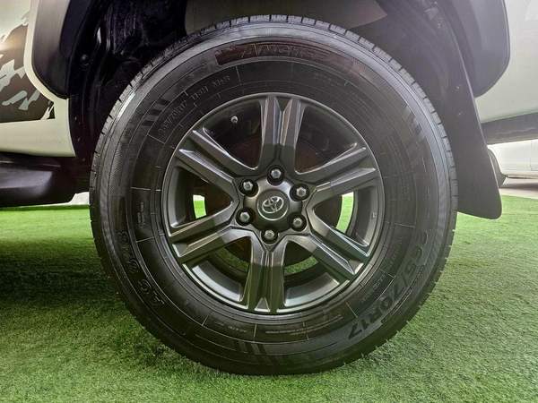 Toyota Hilux ADVENTURE PATROL/ AUTO GEAR/ AUTO WINDOWS / FULL OPTION/ WIDE BODY