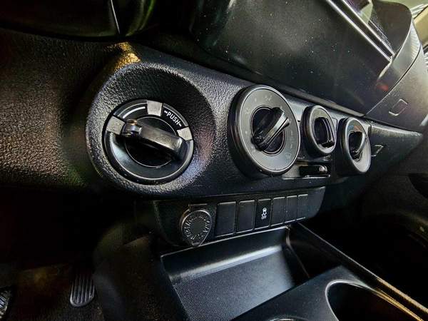 Toyota Hilux ADVENTURE PATROL/ AUTO GEAR/ AUTO WINDOWS / FULL OPTION/ WIDE BODY