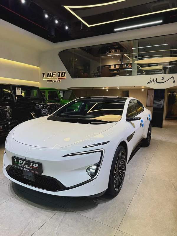 2025 AVATR 12 ULTRA hydraulic / HYBRID PLUG IN / CAMERA MIRRORS